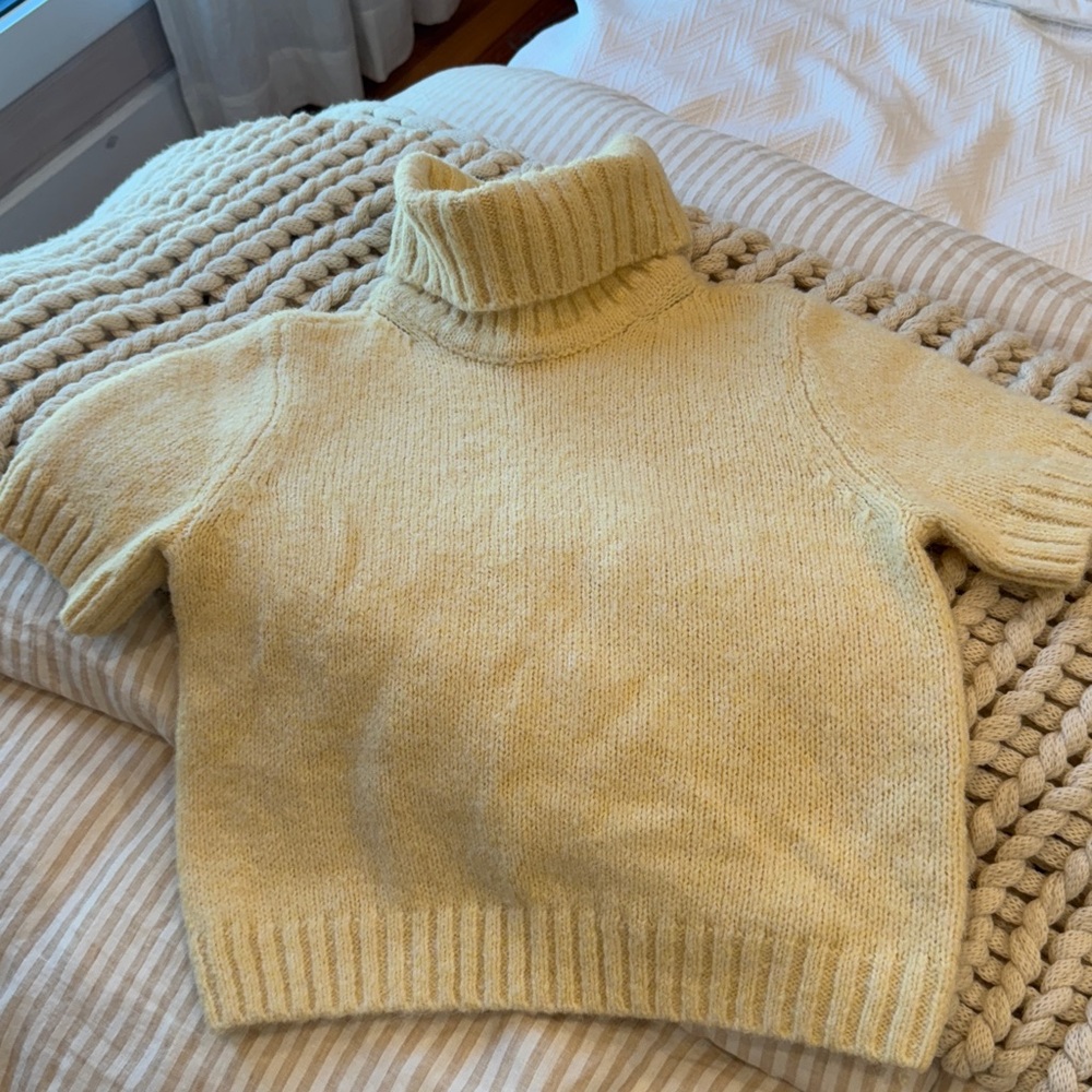 Abercrombie & Fitch Soft Cream Sweater